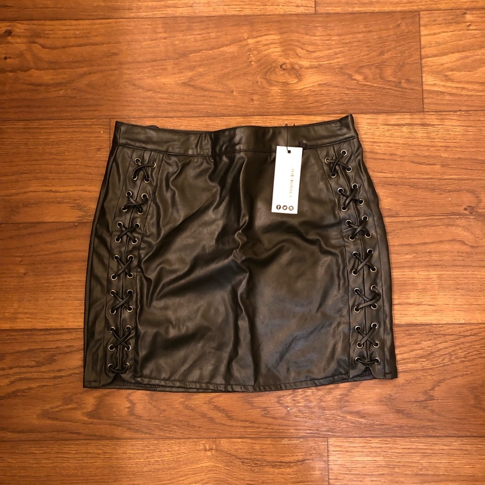NWT faux leather side tie skirt